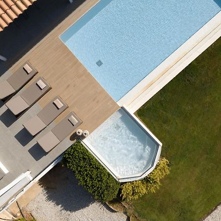 Alba Bianca Villa, Family Retreat With Heated Pool By Thinkvilla Herszonisszosz Kültér fotó
