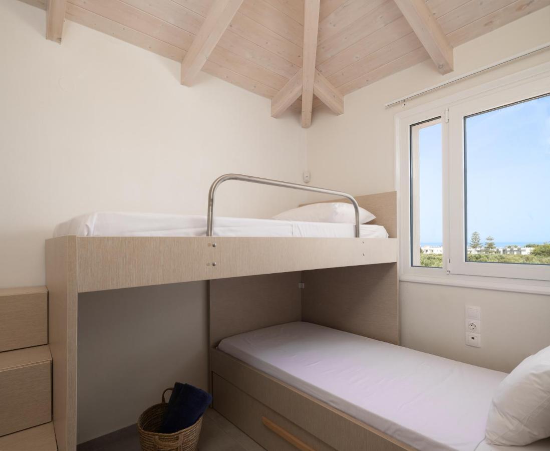 Alba Bianca Villa, Family Retreat With Heated Pool By Thinkvilla Herszonisszosz Kültér fotó