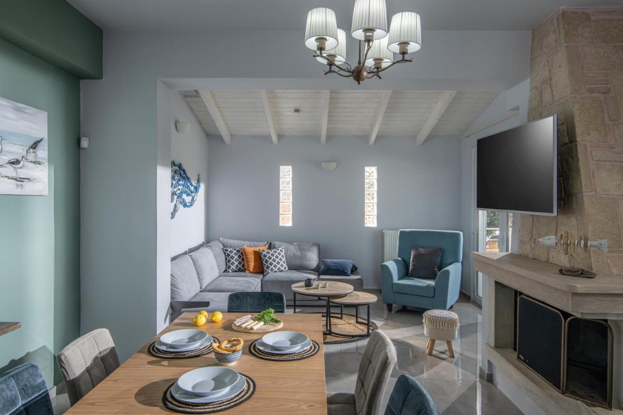 Alba Bianca Villa, Family Retreat With Heated Pool By Thinkvilla Herszonisszosz Kültér fotó