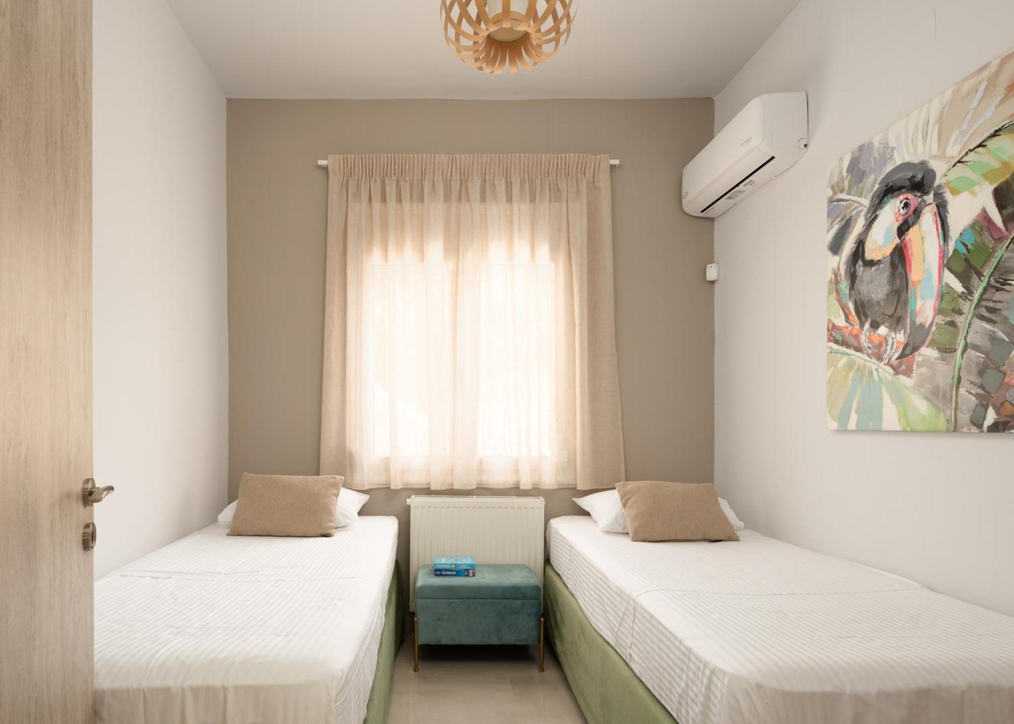 Alba Bianca Villa, Family Retreat With Heated Pool By Thinkvilla Herszonisszosz Kültér fotó
